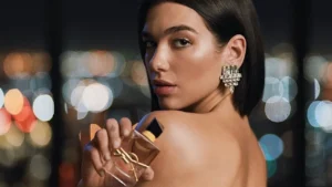 Dua Lipa Hangi Parfümü Kullanıyor?